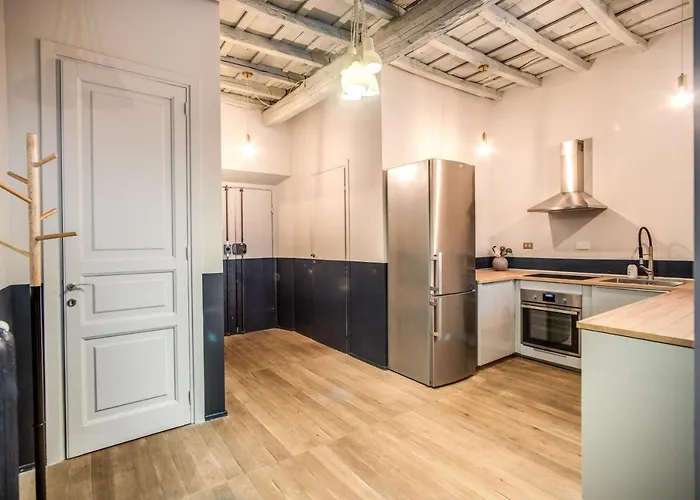 Stylish flat near Fori Imperiali ruins